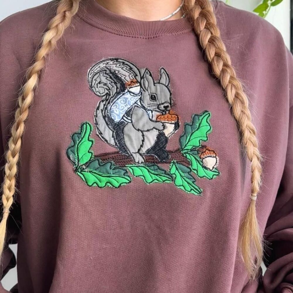 NWT acorn collecting squirrel patchwork embroidered brown crewneck sweatshirt